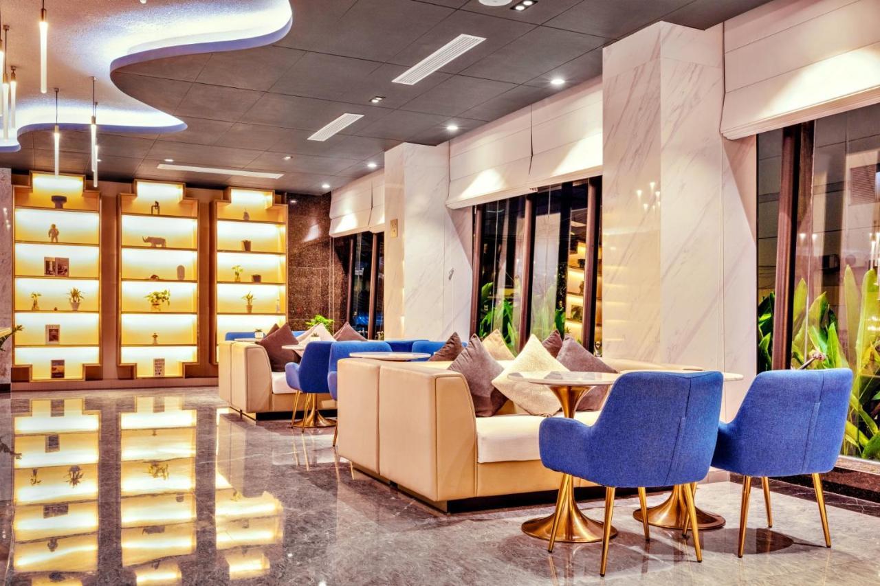 Hotel Maxx Phnom Penh Downtown By H World Exterior foto