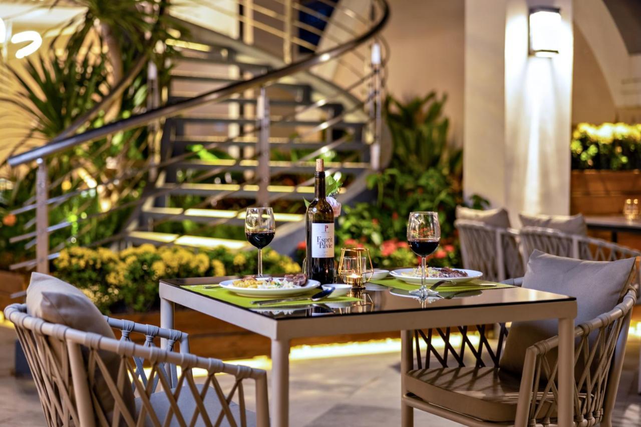 Hotel Maxx Phnom Penh Downtown By H World Exterior foto