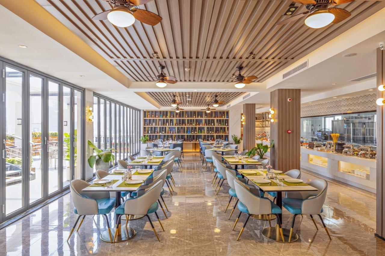 Hotel Maxx Phnom Penh Downtown By H World Exterior foto
