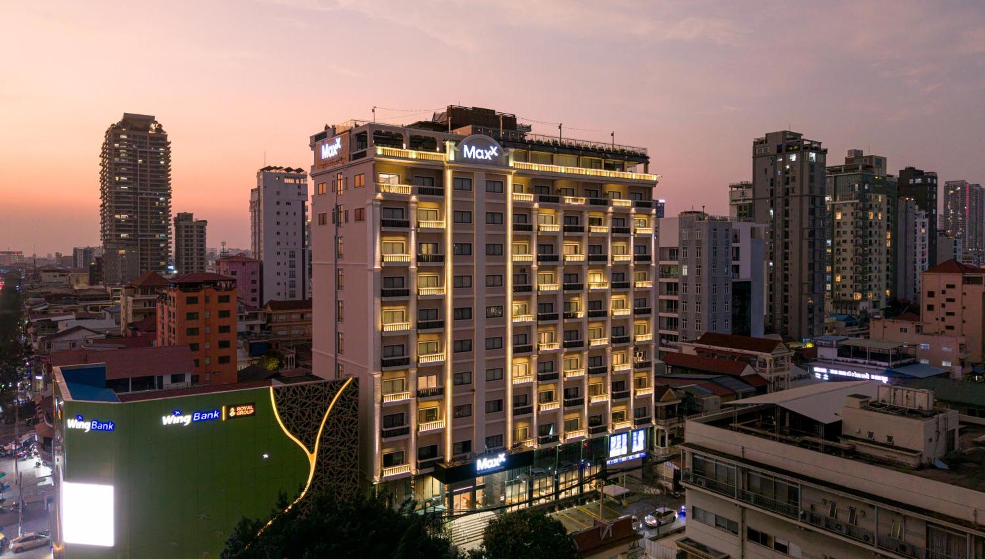 Hotel Maxx Phnom Penh Downtown By H World Exterior foto